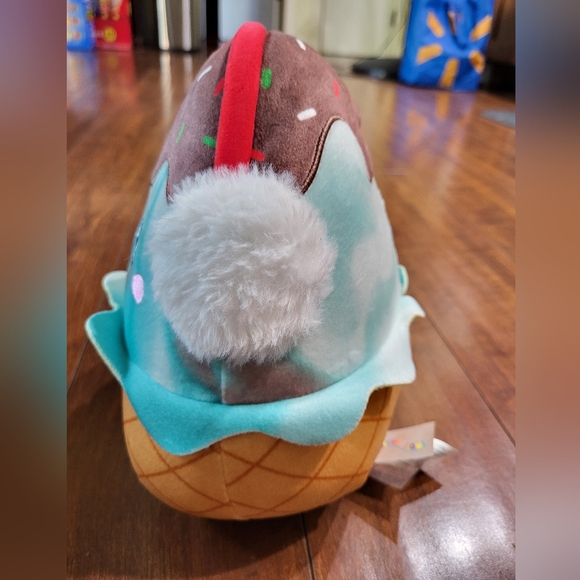 Dessert Sundae Squishmellow - Picture 3 of 5